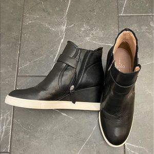 Freshton Hightop Wedge Sneaker black leather Linea Paolo 7.5